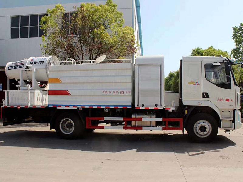 柳汽乘龍多功能抑塵車