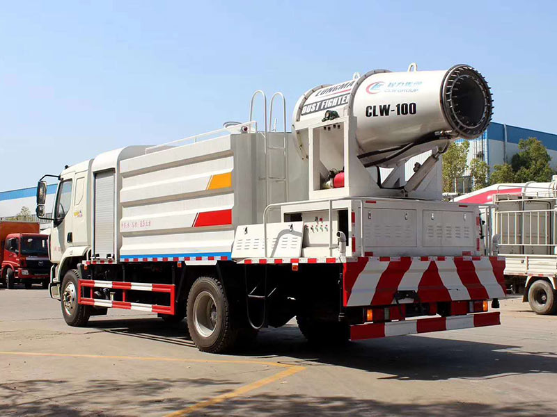 柳汽乘龍多功能抑塵車