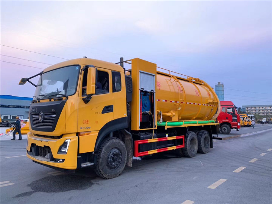 國六東風天龍清洗吸污車（420馬力副發動機）