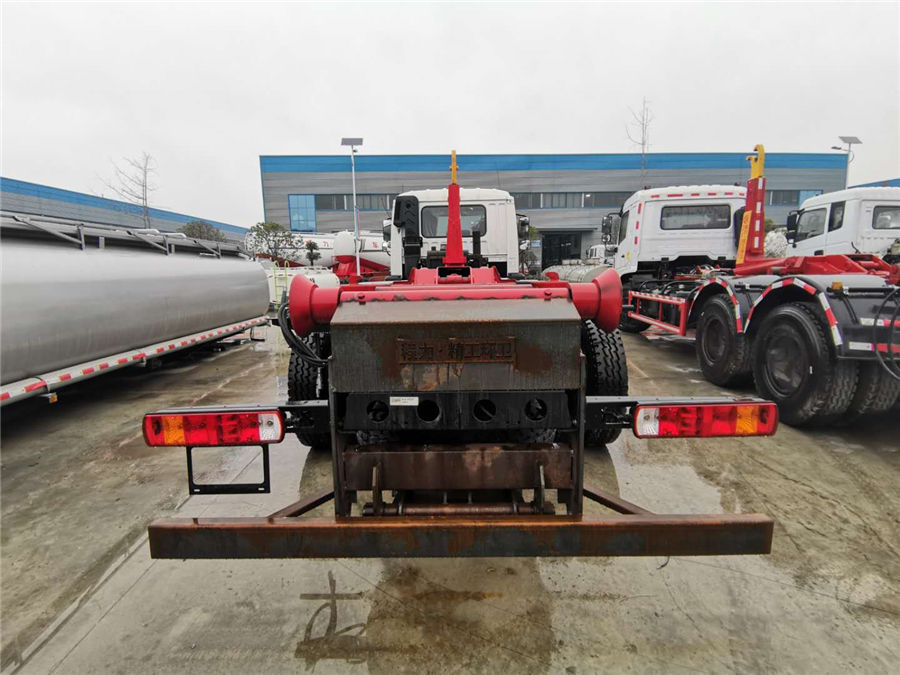 國(guó)六解放龍V勾臂式垃圾車(chē)