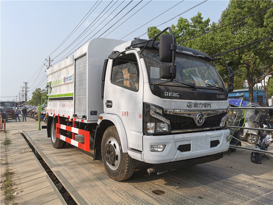 國(guó)六東風(fēng)大多利卡多功能抑塵車