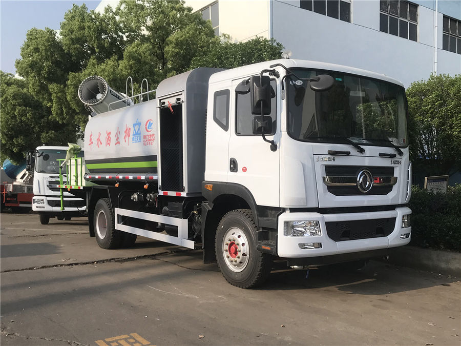 國(guó)六東風(fēng)D9圓罐灑水抑塵車