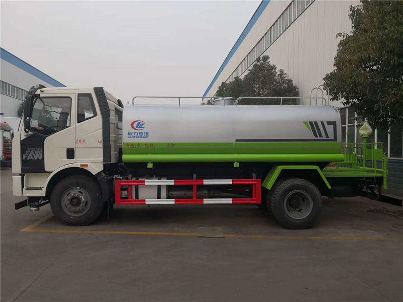 國六解放10-12方灑水車