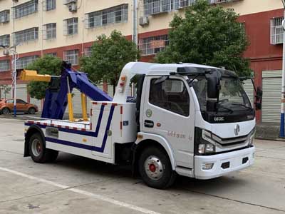 國(guó)六東風(fēng)多利卡拖吊聯(lián)體清障車