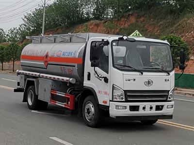 國(guó)六解放9.5方運(yùn)油車
